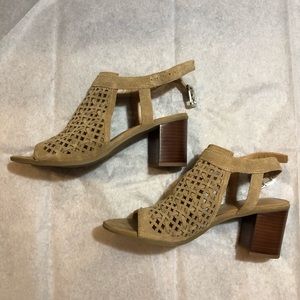 Brand New Tan Wedge Heels Franco Sarto 7